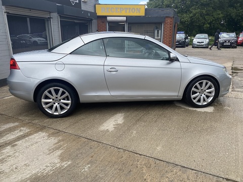 2.0 TDI CR SE Cabriolet 2dr Diesel DSG Euro 5 (140 ps)