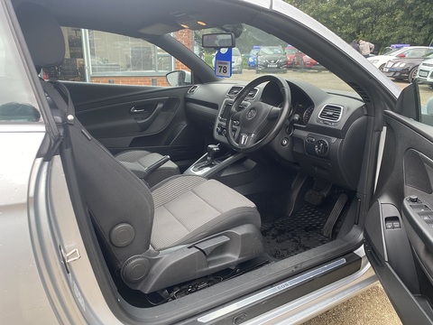 2.0 TDI CR SE Cabriolet 2dr Diesel DSG Euro 5 (140 ps)
