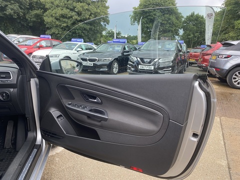 2.0 TDI CR SE Cabriolet 2dr Diesel DSG Euro 5 (140 ps)