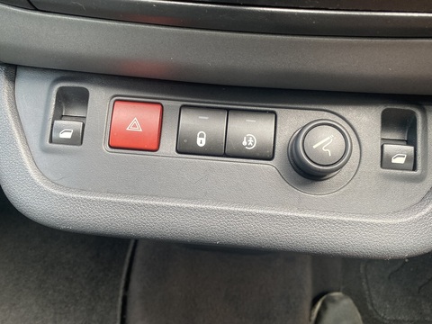 1.6 BlueHDi Feel Multispace MPV 5dr Diesel ETG6 Euro 6 (s/s) (100 ps)