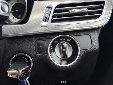 2.1 E220 CDI AMG Sport Saloon 4dr Diesel G-Tronic+ Euro 5 (s/s) (170 ps)