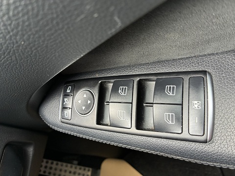 2.1 E220 CDI AMG Sport Saloon 4dr Diesel G-Tronic+ Euro 5 (s/s) (170 ps)