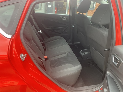 1.25 Zetec Hatchback 5dr Petrol Manual Euro 5 (82 ps)