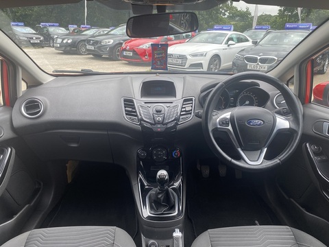 1.25 Zetec Hatchback 5dr Petrol Manual Euro 5 (82 ps)
