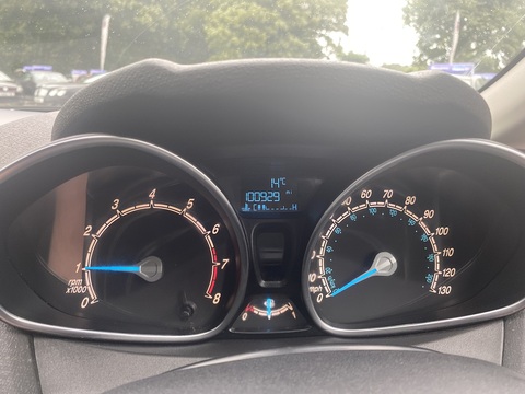 1.25 Zetec Hatchback 5dr Petrol Manual Euro 5 (82 ps)