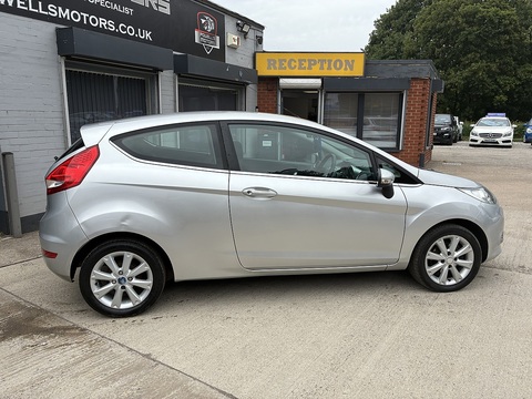 1.25 Zetec Hatchback 3dr Petrol Manual (129 g/km, 81 bhp)
