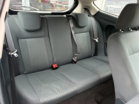 1.25 Zetec Hatchback 3dr Petrol Manual (129 g/km, 81 bhp)