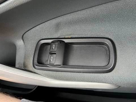 1.25 Zetec Hatchback 3dr Petrol Manual (129 g/km, 81 bhp)