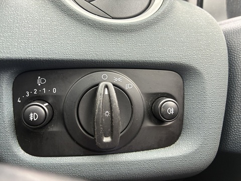 1.25 Zetec Hatchback 3dr Petrol Manual (129 g/km, 81 bhp)