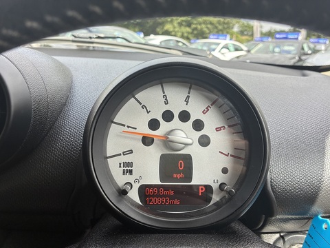 2.0 Cooper D SUV 5dr Diesel Auto Euro 5 (112 ps)