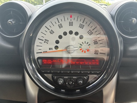 2.0 Cooper D SUV 5dr Diesel Auto Euro 5 (112 ps)