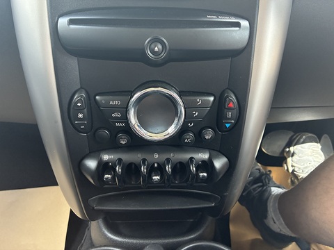 2.0 Cooper D SUV 5dr Diesel Auto Euro 5 (112 ps)