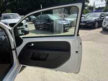 Volkswagen up! Move up! 