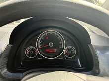 Volkswagen up! Move up! 