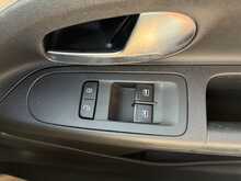 Volkswagen up! Move up! 