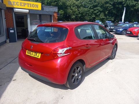 1.2 VTi Active Hatchback 5dr Petrol Manual Euro 5 (82 ps)