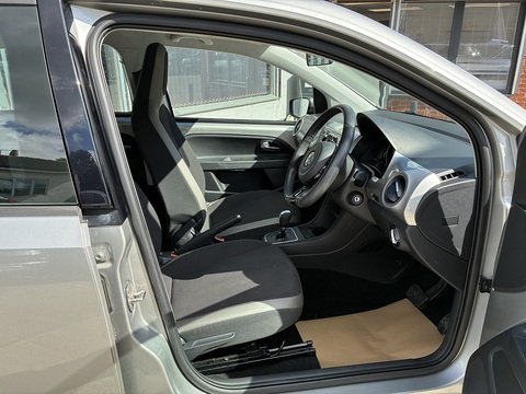 1.0 High up! Hatchback 5dr Petrol ASG Euro 5 (75 ps)