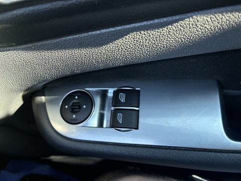 1.6 Sport Hatchback 5dr Petrol Auto (184 g/km, 99 bhp)