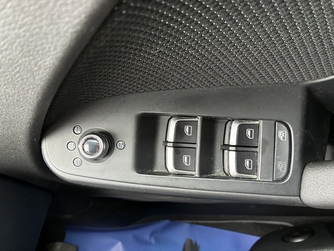 2.0 TDI Black Edition Saloon 4dr Diesel Manual Euro 5 (s/s) (177 ps)