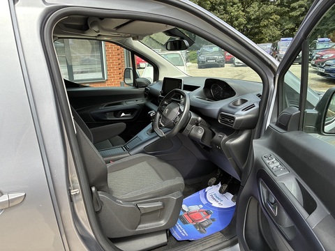 1.5 BlueHDi Allure Standard MPV 5dr Diesel Manual Euro 6 (100 ps)