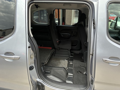 1.5 BlueHDi Allure Standard MPV 5dr Diesel Manual Euro 6 (100 ps)