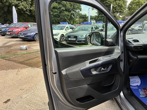 1.5 BlueHDi Allure Standard MPV 5dr Diesel Manual Euro 6 (100 ps)