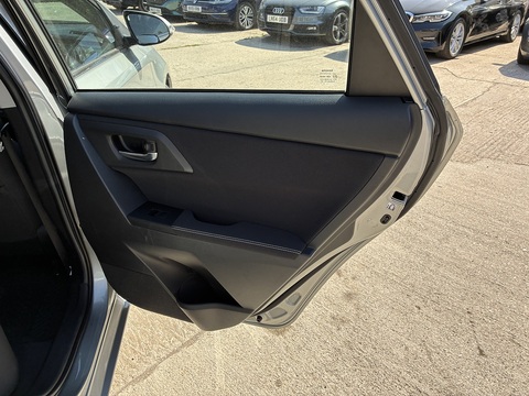 1.6 V-Matic Icon Hatchback 5dr Petrol Multidrive S Euro 5 (132 ps)