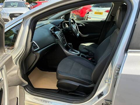 CDTi SE Hatchback 2.0 Automatic Diesel
