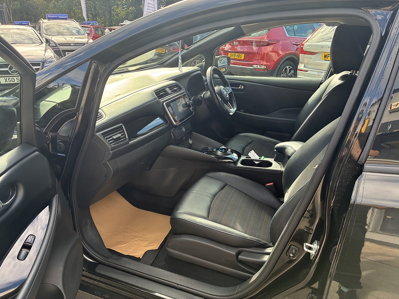 2021 NISSAN LEAF