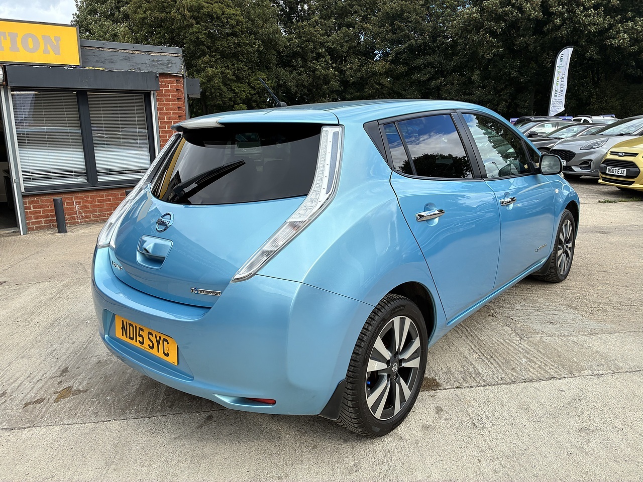 2015 NISSAN LEAF