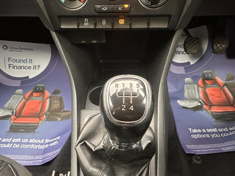 1.2 TSI SE Hatchback 5dr Petrol Manual Euro 5 (86 ps)