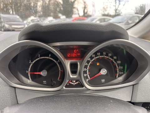 1.25 Zetec Hatchback 3dr Petrol Manual (133 g/km, 81 bhp)