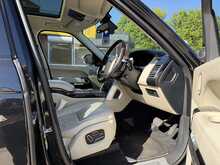 Land Rover Range Rover SD V8 Autobiography 