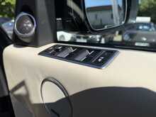 Land Rover Range Rover SD V8 Autobiography 