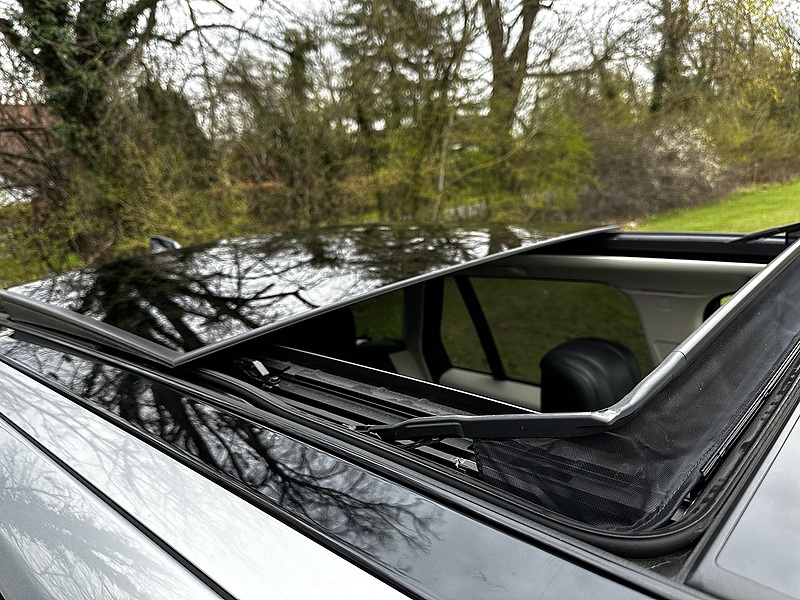 Land Rover 2.0 P400e 12.4kWh GPF Vogue SE SUV 5dr Petrol Plug-in Hybrid Auto 4WD Euro 6 (s/s) (404 ps)