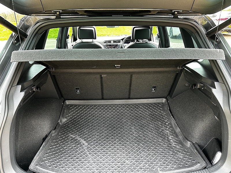 Volkswagen 2.0 TDI R-Line Tech SUV 5dr Diesel DSG Euro 6 (s/s) (150 ps)