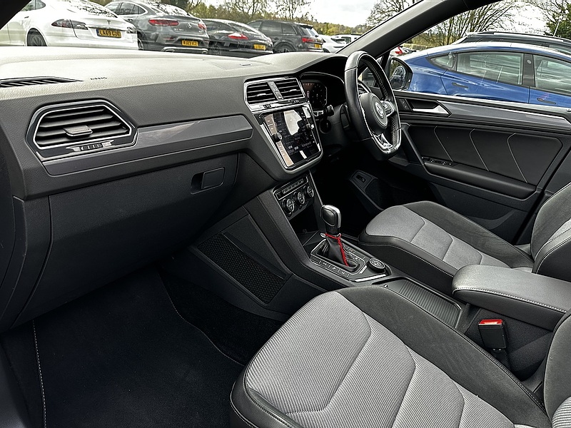 Volkswagen 2.0 TDI R-Line Tech SUV 5dr Diesel DSG Euro 6 (s/s) (150 ps)