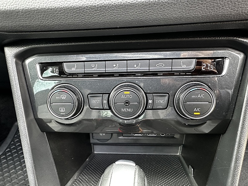 Volkswagen 2.0 TDI R-Line Tech SUV 5dr Diesel DSG Euro 6 (s/s) (150 ps)