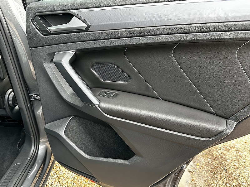 Volkswagen 2.0 TDI R-Line Tech SUV 5dr Diesel DSG Euro 6 (s/s) (150 ps)