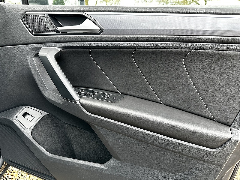 Volkswagen 2.0 TDI R-Line Tech SUV 5dr Diesel DSG Euro 6 (s/s) (150 ps)