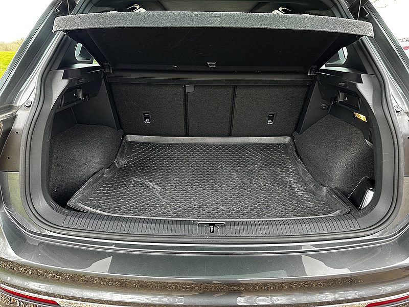 Volkswagen 2.0 TDI R-Line Tech SUV 5dr Diesel DSG Euro 6 (s/s) (150 ps)