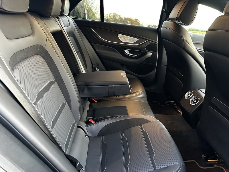 Mercedes-Benz 4.0 63 V8 BiTurbo (Premium Plus) Coupe 5dr Petrol SpdS MCT 4MATIC+ Euro 6 (s/s) (585 ps)