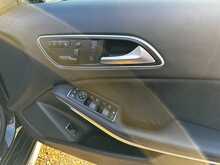 Mercedes-Benz GLA GLA180 AMG 