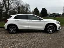 Mercedes-Benz GLA GLA180 AMG Line 