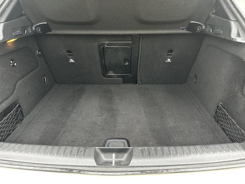 Mercedes-Benz 1.6 GLA180 AMG Line SUV 5dr Petrol 7G-DCT Euro 6 (s/s) (136 ps)