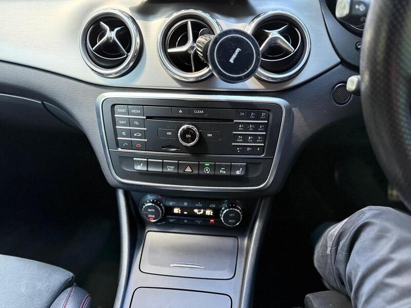 Mercedes-Benz 1.6 GLA180 AMG Line SUV 5dr Petrol 7G-DCT Euro 6 (s/s) (136 ps)
