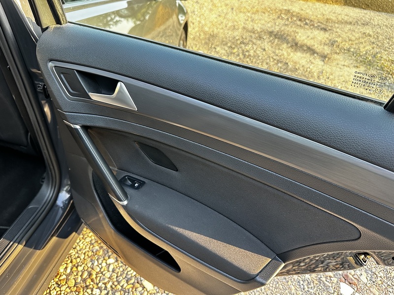 Volkswagen 1.6 TDI SE Nav Hatchback 5dr Diesel DSG Euro 6 (s/s) (115 ps)