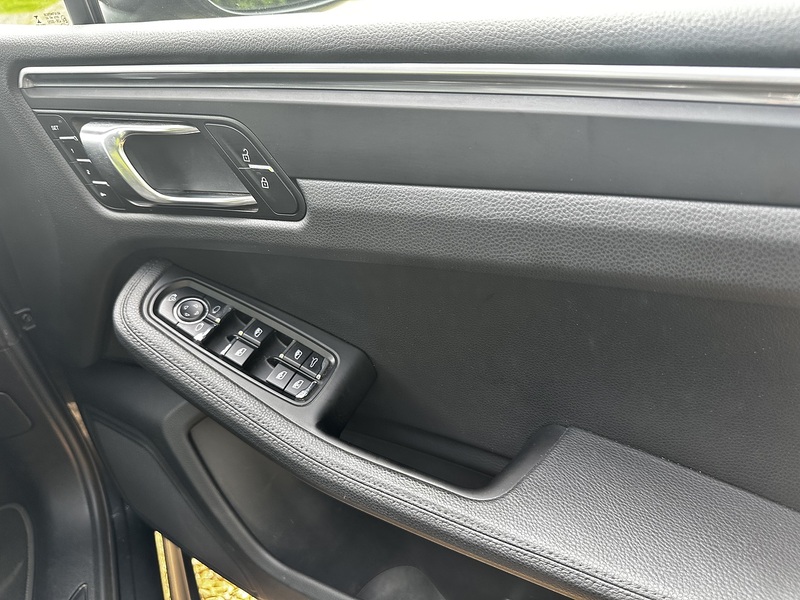 Porsche 2.0T SUV 5dr Petrol PDK 4WD Euro 6 (s/s) (245 ps)