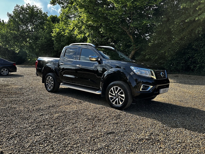 Nissan 2.3 dCi Tekna Pickup Double Cab 4dr Diesel Auto 4WD Euro 6 (190 ps)