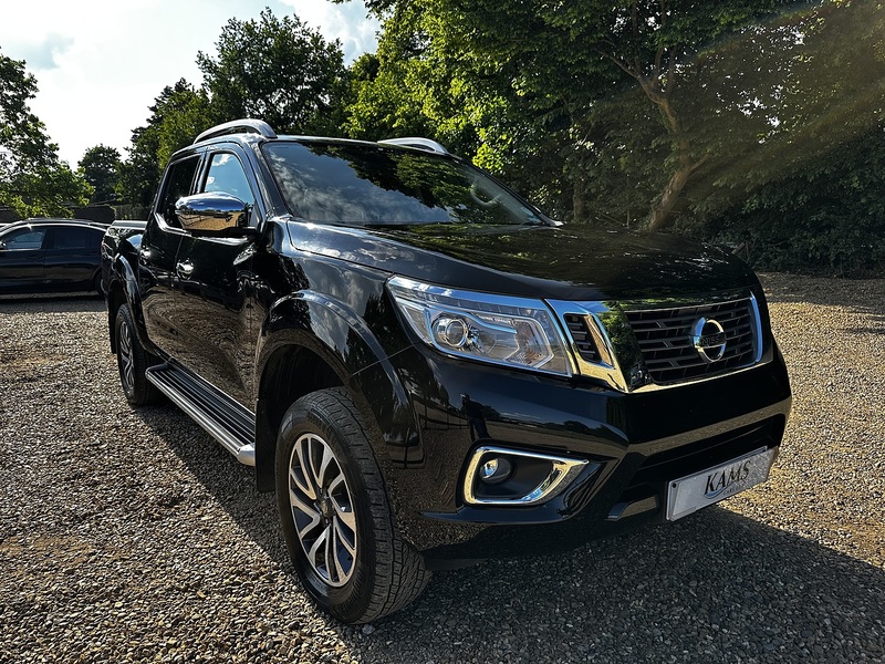 Nissan 2.3 dCi Tekna Pickup Double Cab 4dr Diesel Auto 4WD Euro 6 (190 ps)